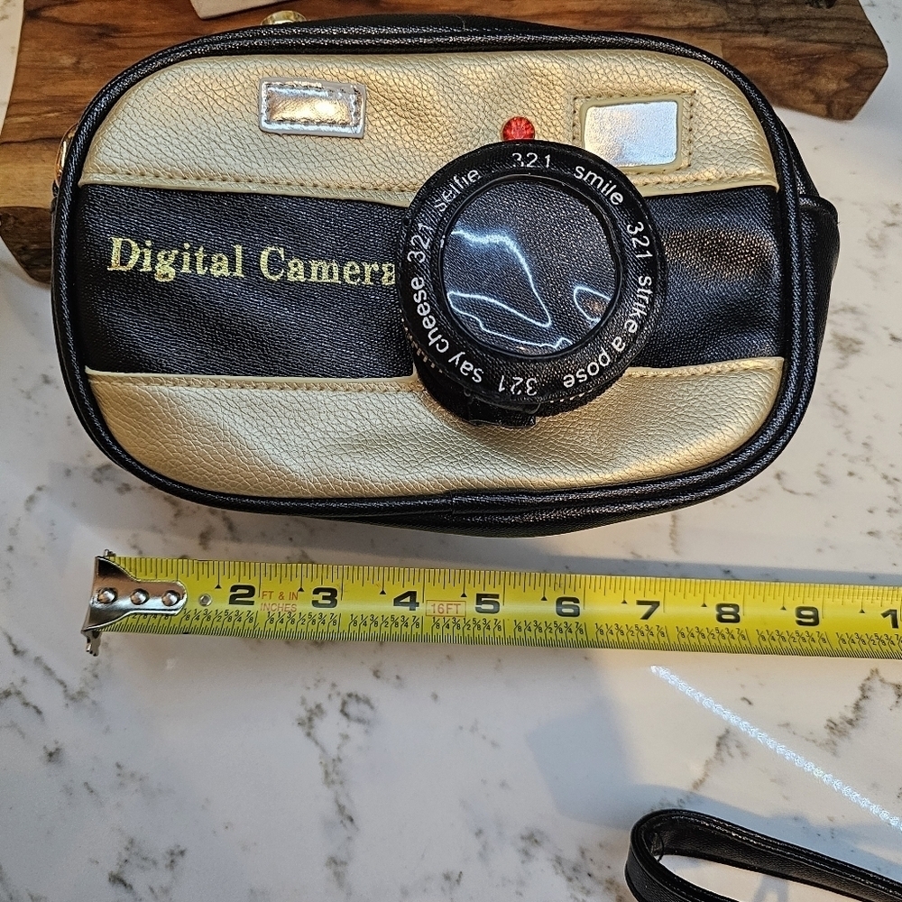 Camera Crossbody Bag - Camera Shaped Bag - Picture 6 of 9